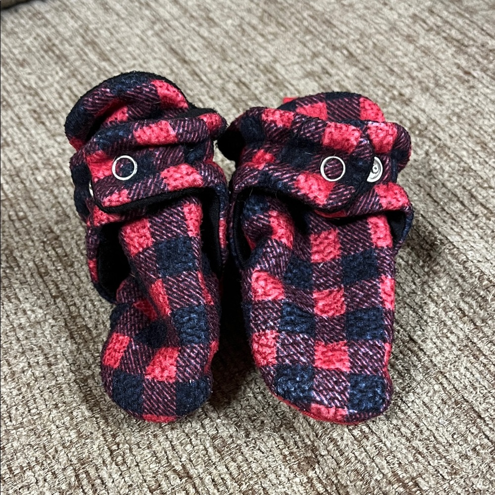 Ro + me Plaid Kids Slippers with Button closure
